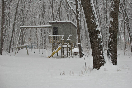 snow2-backyard