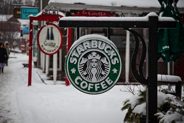 Snowy Starbucks [EOS 5DMK2 | EF 24-105L@84mm | 1/800 s | f/4 | ISO200]