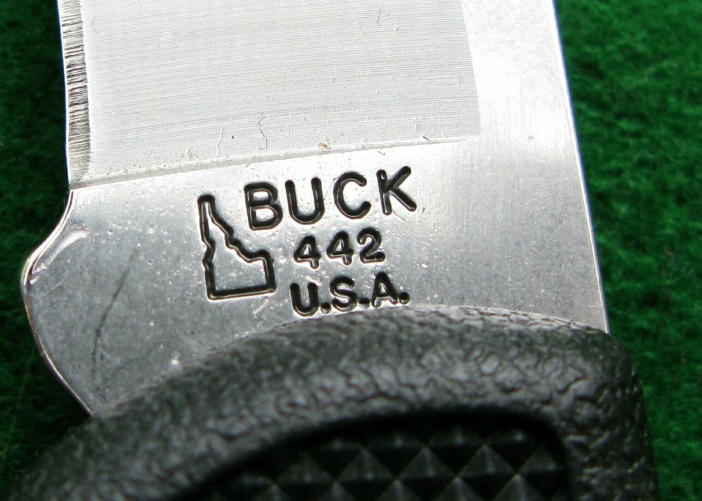 Macro 442 Bucklite