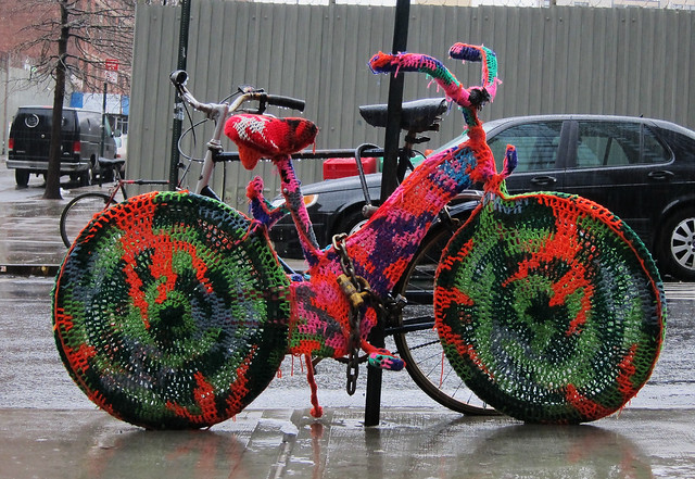 brooklyn, dumbo, front street, knitted bike