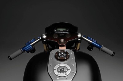 Harley-Davidson-x-Bell-Ross-BR-01-Carbon-Motorcycle-02 400x266
