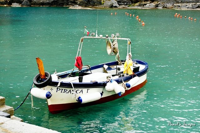 地中海上的小船