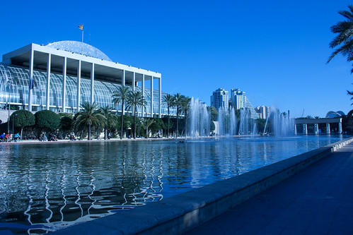 Palau de la Música de Valencia visto desde el nuevo cauce del río
