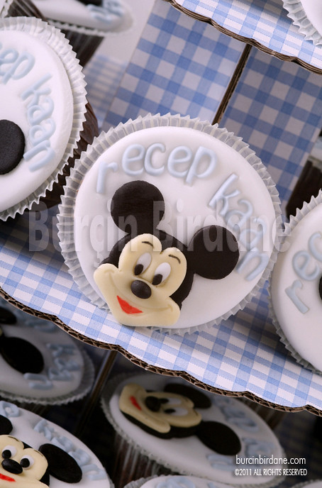 Mickey Cupcake