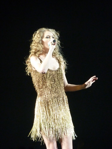 Taylor Swift 011 - Live in Paris - 2011