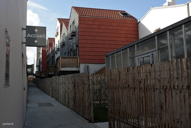 Impasse Casteggio, et ses logements sociaux transformés en village moderne