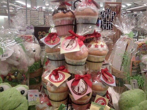 Ceramic Cupcakes Containing Cookies At Macy*s