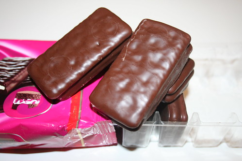 2011-01-26 - Expat snack - Black forest timtams - 02 - Biscuits