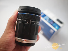 Amazingly small and light telephoto lens