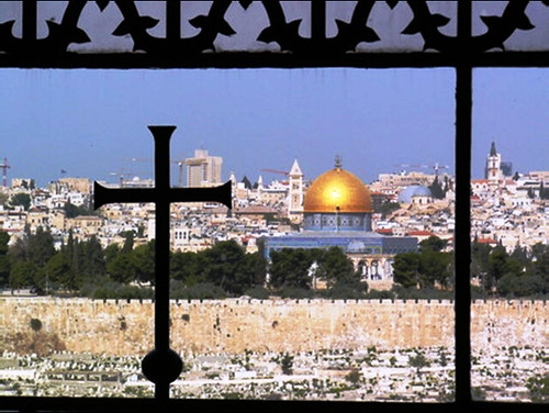 La ciudad de Jerusalén bañada por la luz de oriente