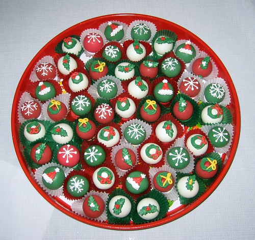 cake balls ideas. Christmas cake balls tray