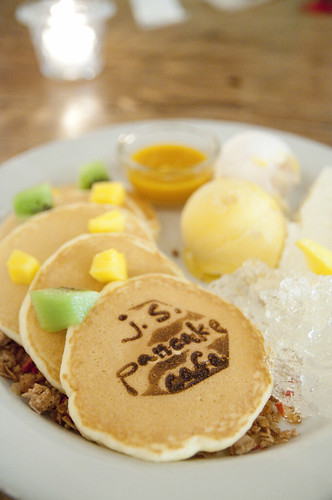 Mango Peach Pancakes, J.S. Pancake Cafe, Aoyama