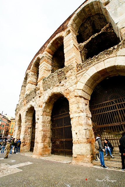古代的建築牆壁都蓋得超厚