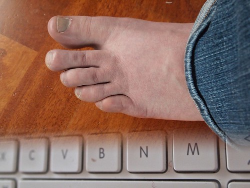 keyboard toes