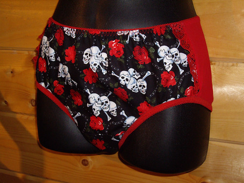 Red and black skull print knickers
