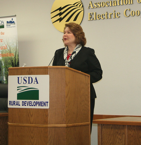Administrator Canales explains the provisions of USDA’s Rural Energy for America Program during an appearance in Missouri