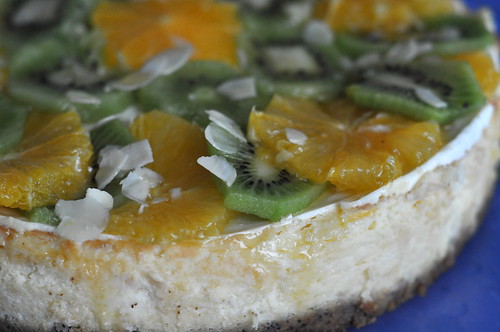 puuviljane toorjuustukook sidruni, viina ja mooniseemnetega/ lemon, vodka and poppy seed cheesecake with fruit