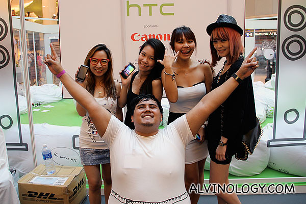 Yong Wei's long lost brother and the four female bloggers
