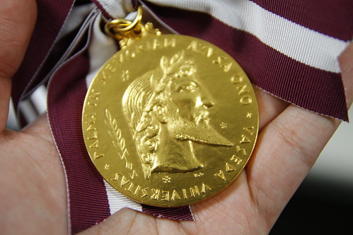 Front of Azusa Ono Memorial Award medal