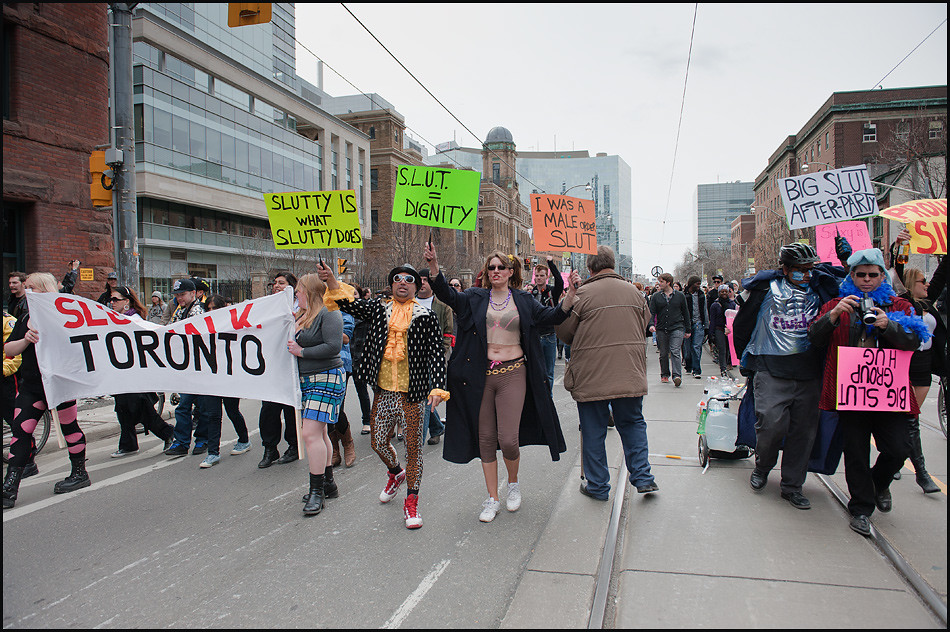 Марш Шлюх на улицах Торонто 