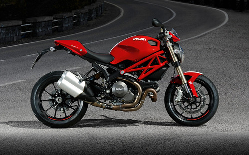 17 highres photos of the Ducati Monster 1100 Evo Over the old nonEvo 