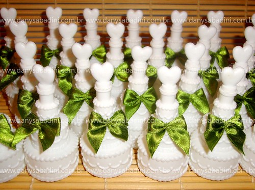 Bolinhas de sabão em formato mini bolo de casamento para Manoela by DanySabadini
