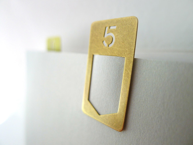 MIDORI Brass number clip