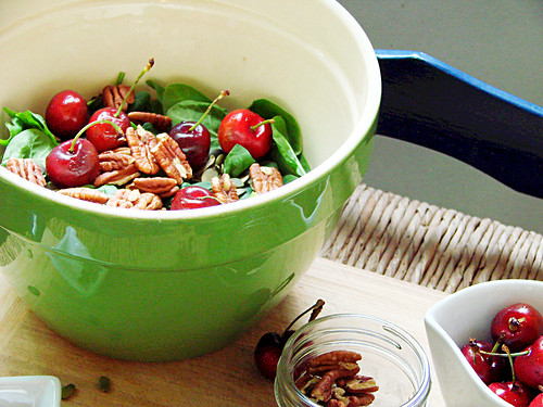 baby spinach + cherry salad // maple balsamic vinaigrette