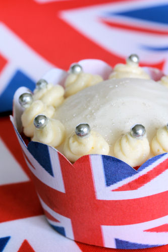 Royal Wedding Crown cupcake 1883 R