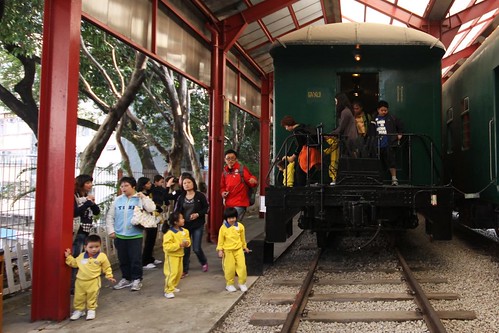 Kindergarten children visit the Hong Kong Railway Museum