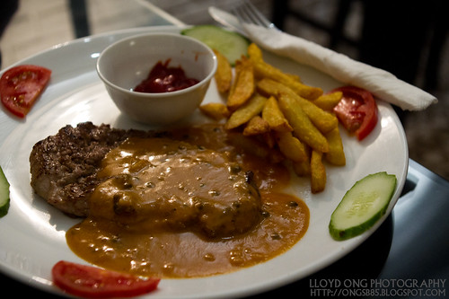 Grilled Beef with Mushroom Sauce
