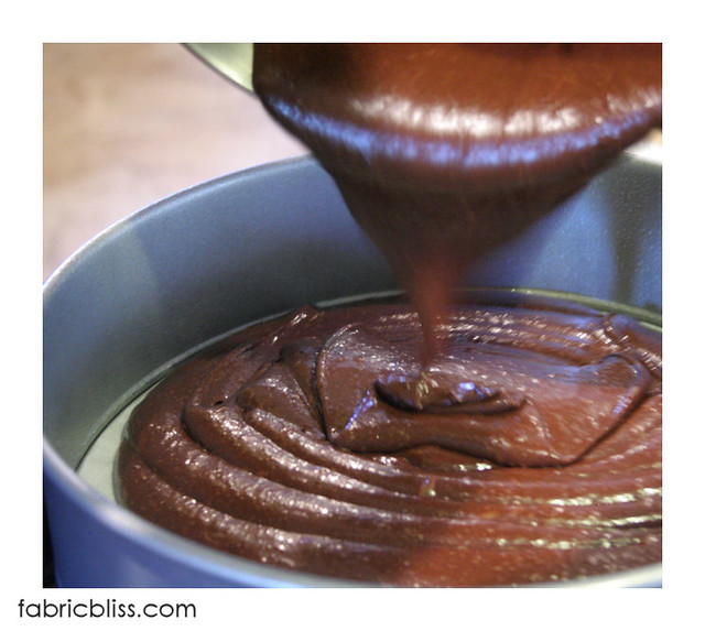 flourless chocolate cake - pour batter into pan