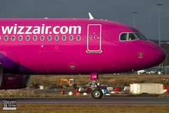 HA-LPZ - 4174 - Wizzair - Airbus A320-232 - Luton - 110117 - Steven Gray - IMG_8080