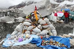 trash collected in last year's expedition (by: Extreme Everest Expedition)