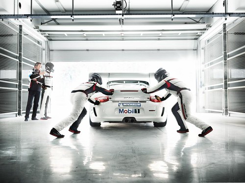 Porsche keeps the revs high in racing More information Motorsport 