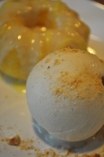 lemon budt cake with icecream
