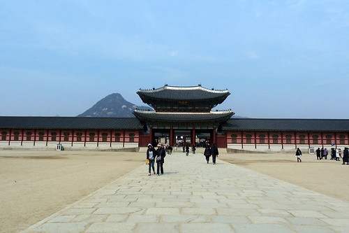 Entering Gyeongbokgung