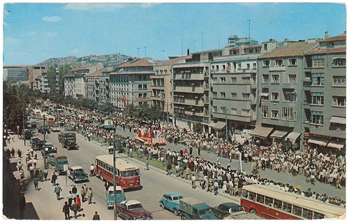 Ankara,  défilé sur le boulevard Atatürk