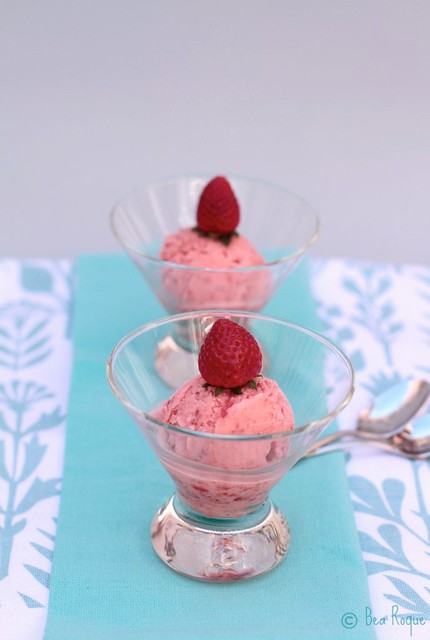 Strawberry & Vanilla frozen Yogurt
