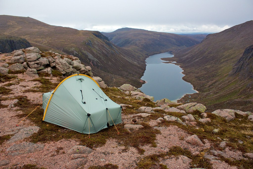 Wild camp above Loch Avon