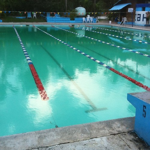 Uuhhhh, como que la piscina no está en condiciones hoy... by Bracuta