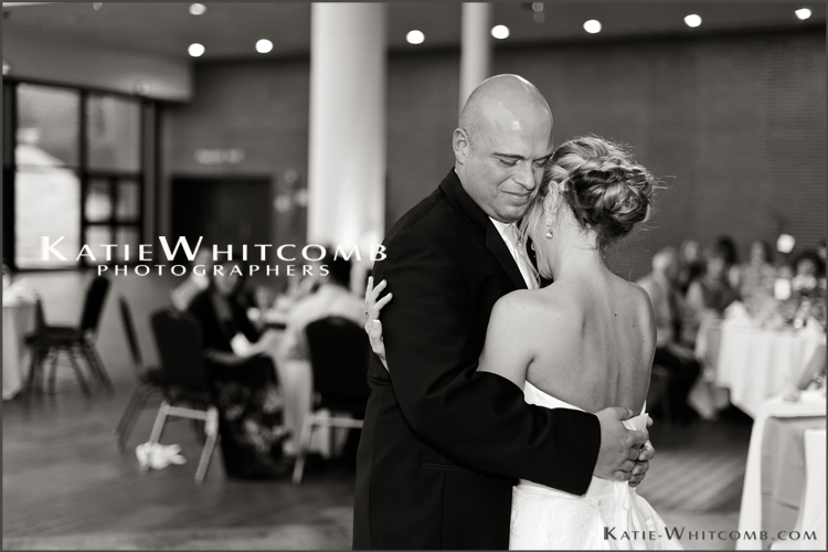 04-Katie-Whitcomb-Photographers_jackie-and-jeffs-first-dance
