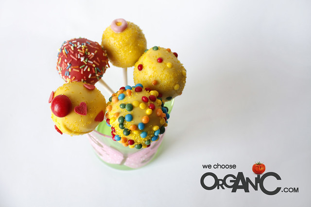 summer color, yellow cake pops - birthday