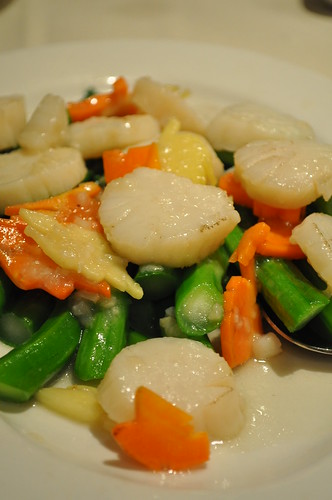scallops and peas