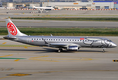 FlyNiki ERJ-190-100LR OE-IHB BCN 02/10/2010