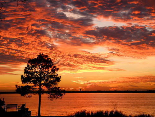 Lake Sunset by yogiRon