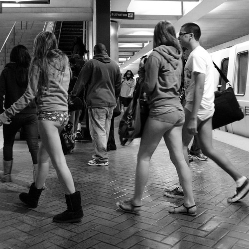 No Pants Subway Ride, SF 2011: arrival 01