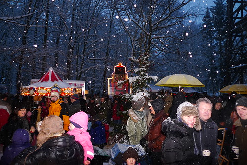 Weihnachtsmarkt am Goetheturm im Schnee. 2010