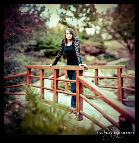 Claire | Six By Six <a href="http://www.facebook.com/smphotographer" rel="nofollow">Follow me on Facebook</a>  Bokeh Panorama comprised of 23 frames. It would not be physically possible for any lens to achieve this depth of field with this compression from this point of view. Nikon AF-S Nikkor 85mm f/1.4G See more of my bokeh panoramas  <a href="http://www.flickr.com/photos/seanmolin/sets/72157625147962575/with/5228536294/">here</a>.