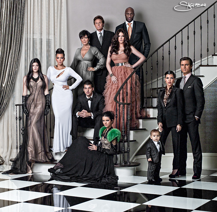 gallery_enlarged-Khloe-Kardashian-Family-Christmas-Card-2010-1215100